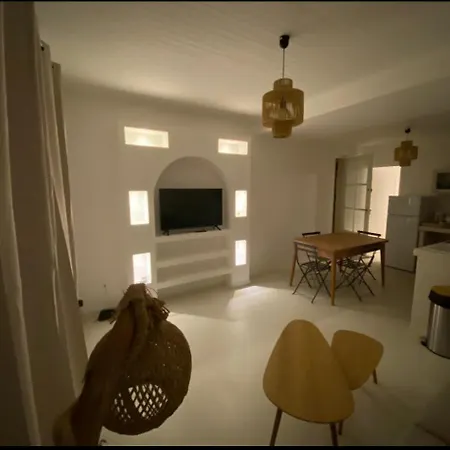 Paros Salon Et Appartamento