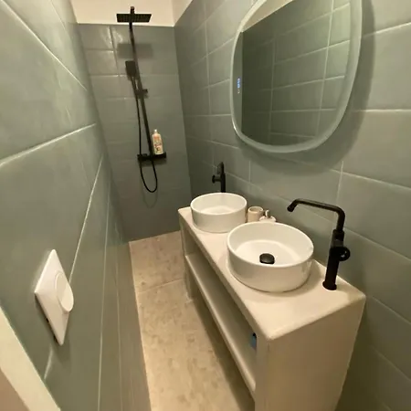 Paros Salon Et