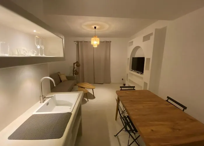 Paros Salon Et Διαμέρισμα Νιμ